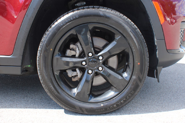 Used 2023 Jeep Grand Cherokee L Laredo AWD/4WD image 37