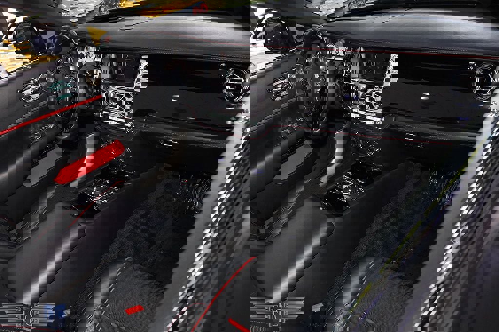 Used 2021 Rolls-Royce Dawn image 28