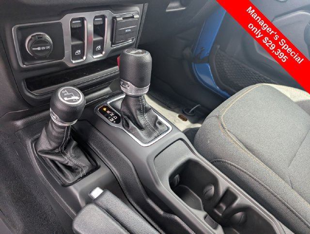 Used 2025 Jeep Wrangler Sport AWD/4WD image 18