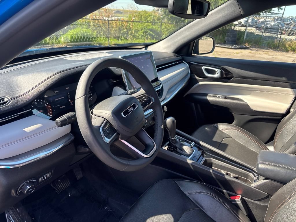 Used 2023 Jeep Compass Limited AWD/4WD image 12