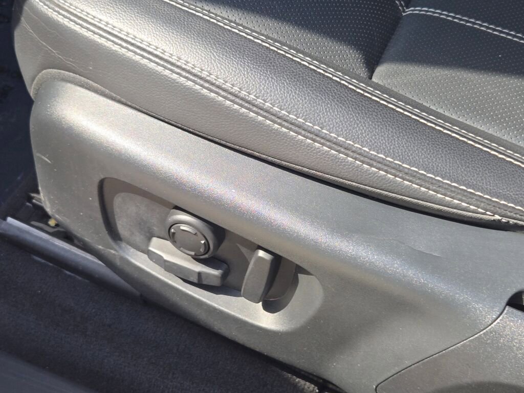 Used 2021 Land Rover Range Rover Velar R-Dynamic S image 22