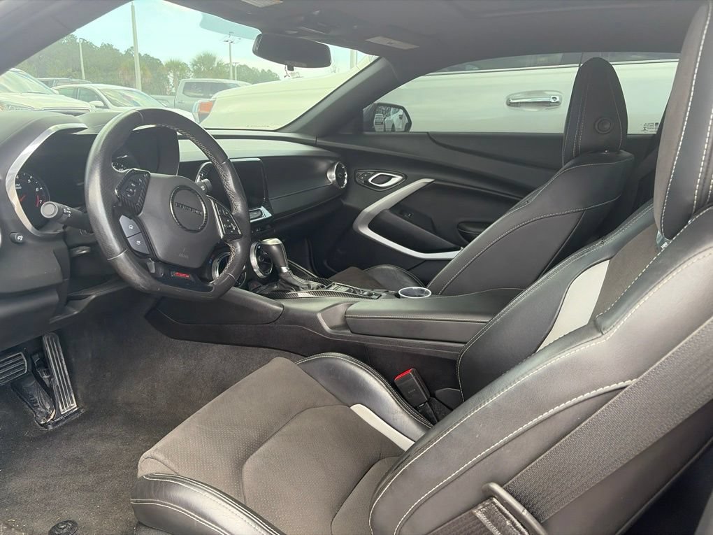 Used 2018 Chevrolet Camaro SS RWD image 4