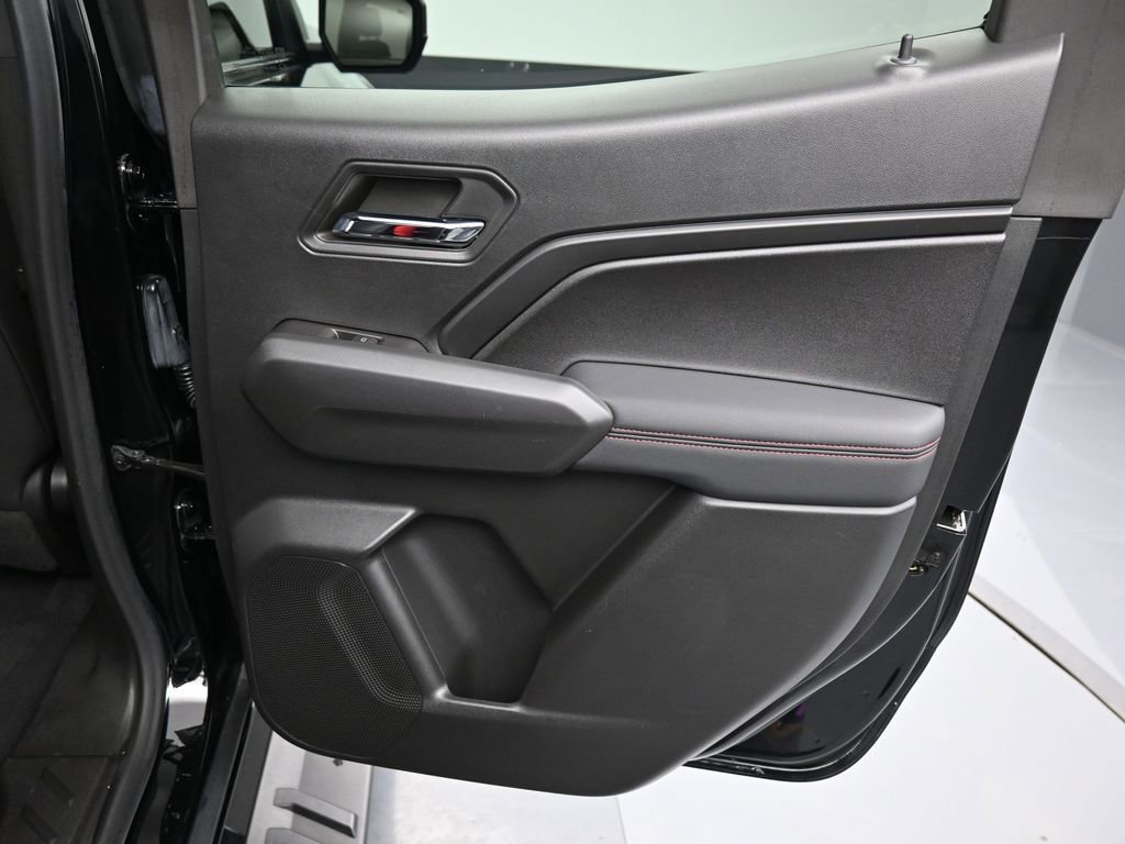 Used 2023 Chevrolet Colorado Z71 w/ Z71 Convenience Package 2 image 33