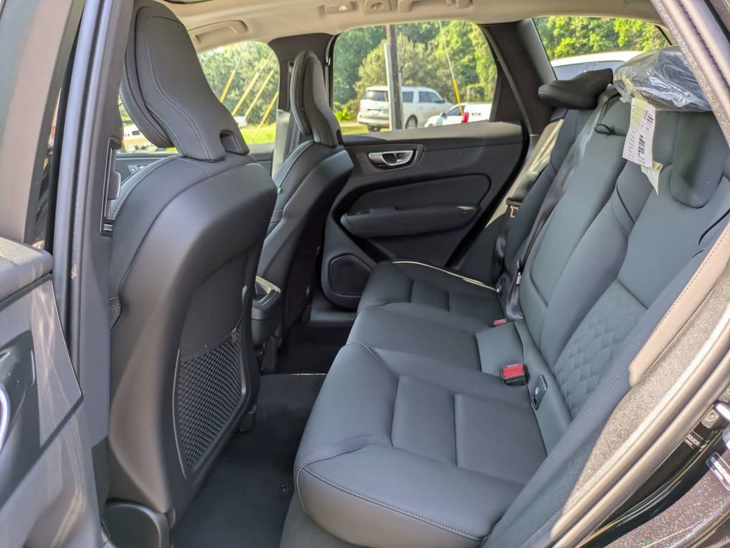 Certified 2026 Volvo XC60 B5 Core w/ Climate Package AWD/4WD image 15