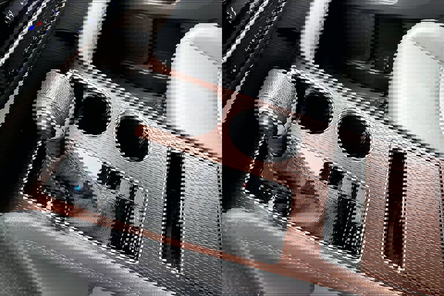 Used 2023 Toyota Sienna XLE image 16