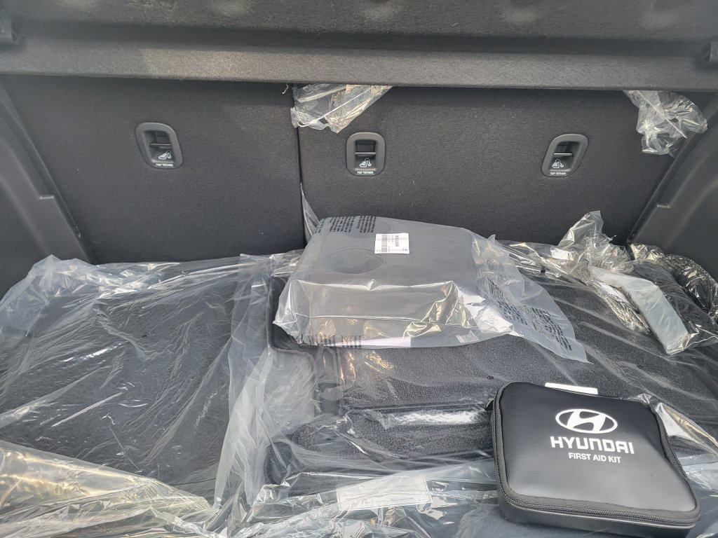 New 2026 Hyundai Venue SEL FWD image 31