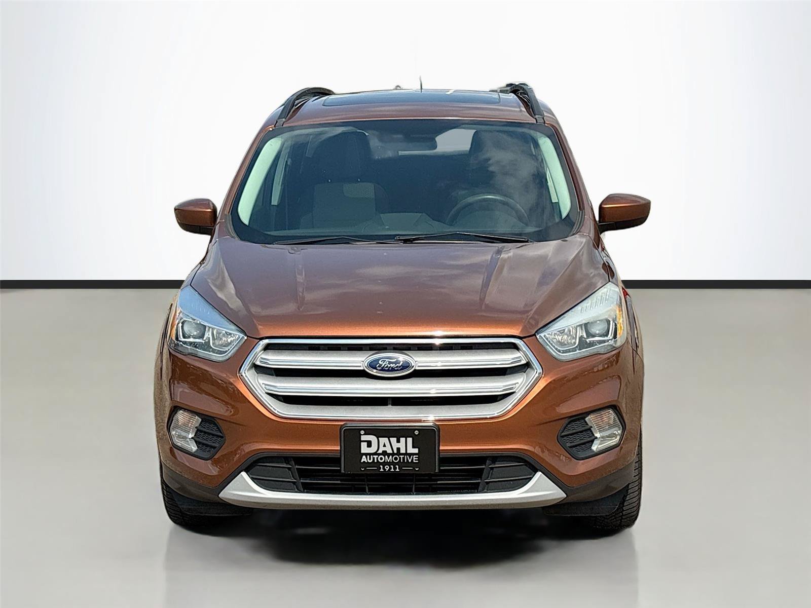 Used 2017 Ford Escape SE w/ Equipment Group 201A AWD/4WD image 3