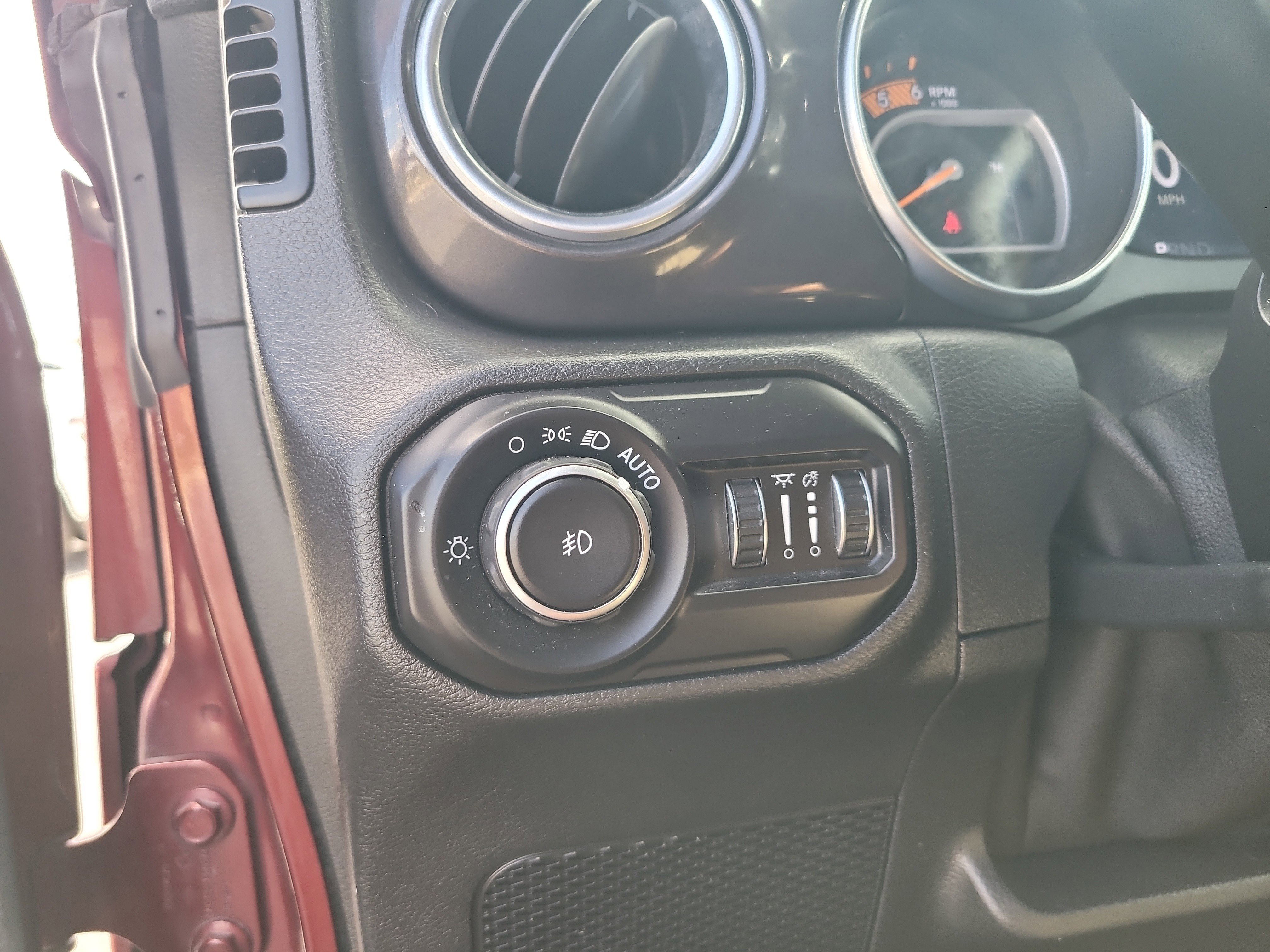 Used 2021 Jeep Wrangler Unlimited Sahara image 30