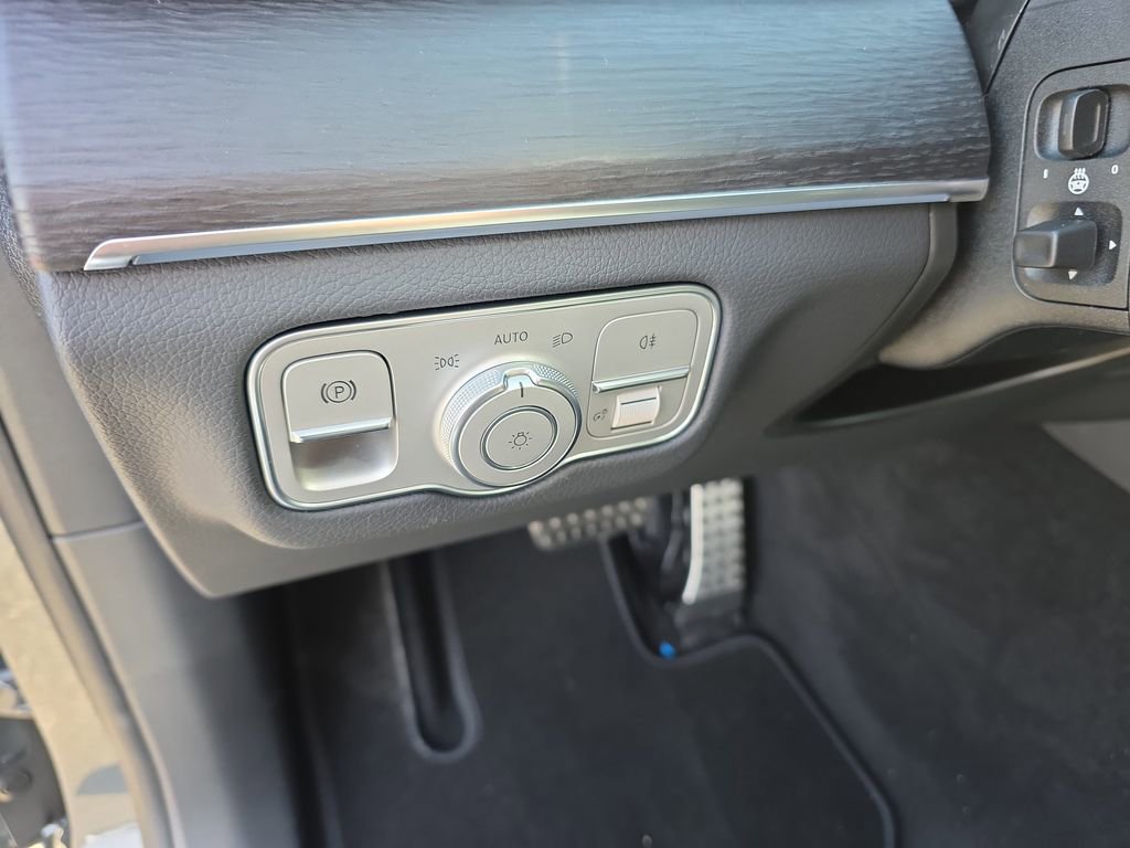 New 2026 Mercedes-Benz GLS 450 4MATIC image 11