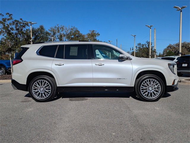 Used 2024 GMC Acadia Denali image 3