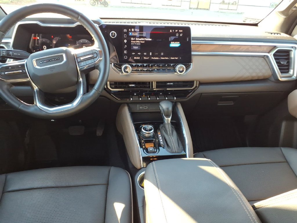 Used 2024 GMC Canyon Denali AWD/4WD image 10