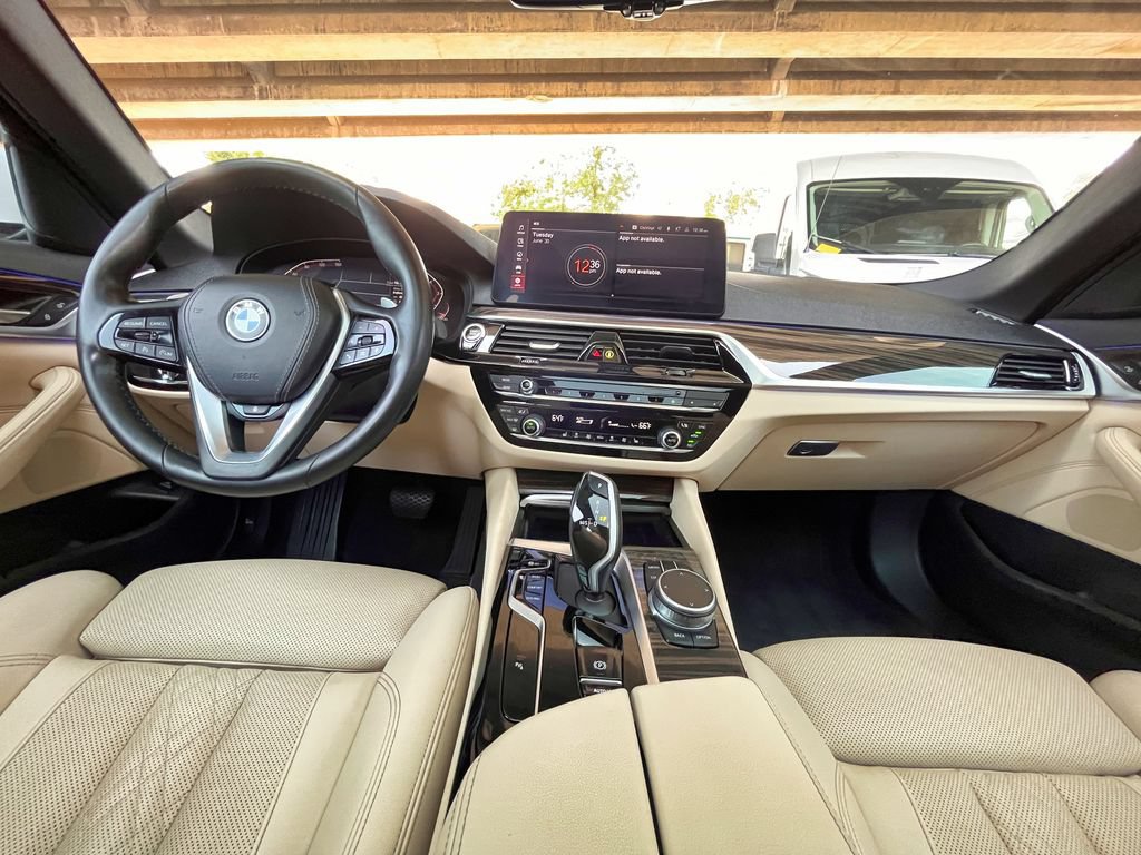 Used 2021 BMW 530i xDrive w/ Convenience Package AWD/4WD image 16