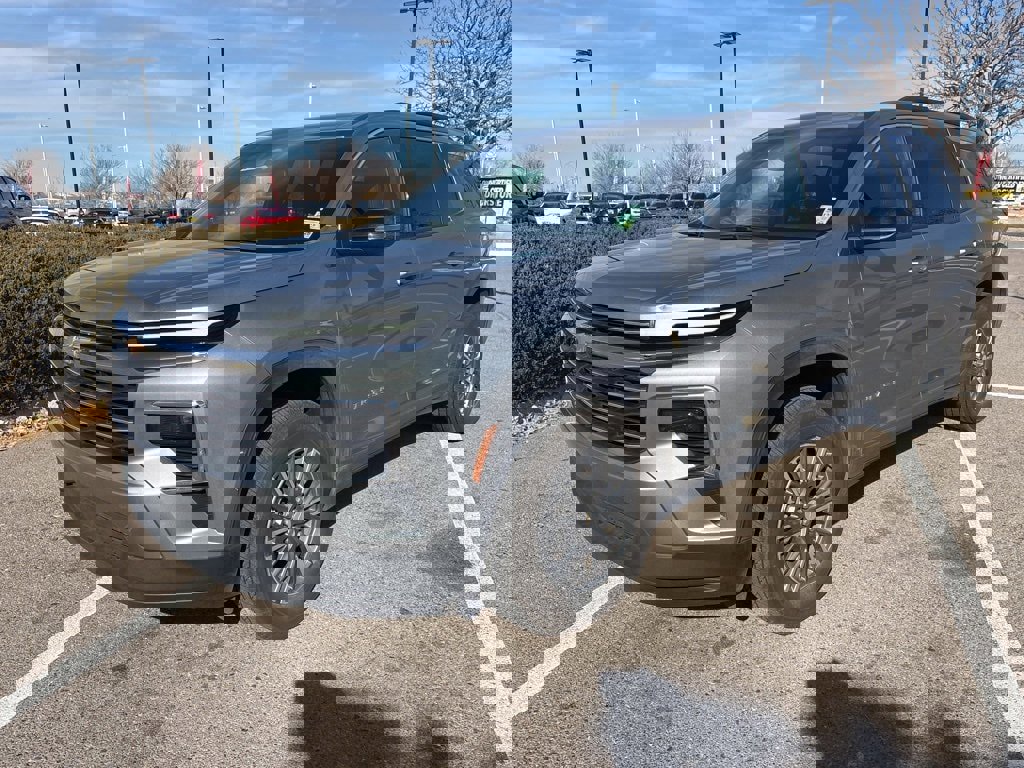 Certified 2025 Chevrolet Traverse LT image 1