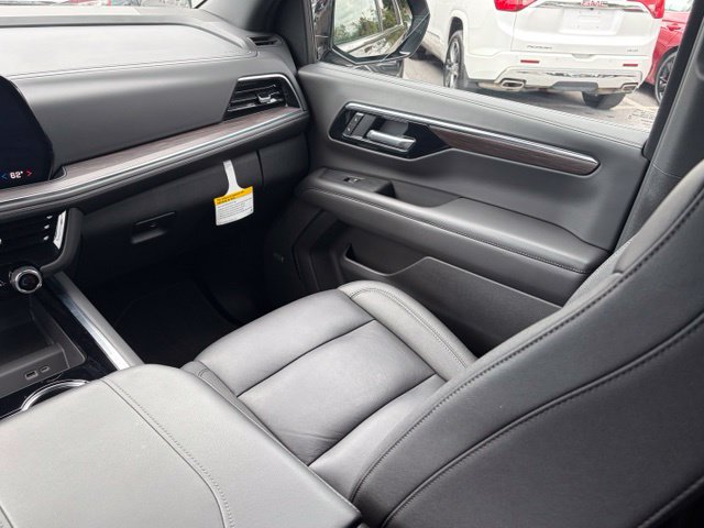 Used 2025 Chevrolet Suburban LT w/ Comfort Package AWD/4WD image 34