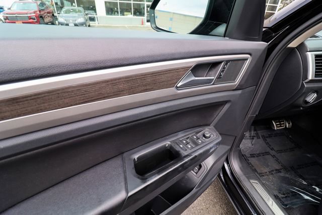 Used 2018 Volkswagen Atlas SEL w/ R-Line Package image 35