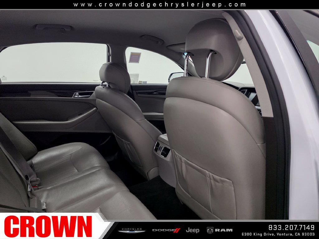 Used 2016 Hyundai Genesis 3.8 RWD image 15