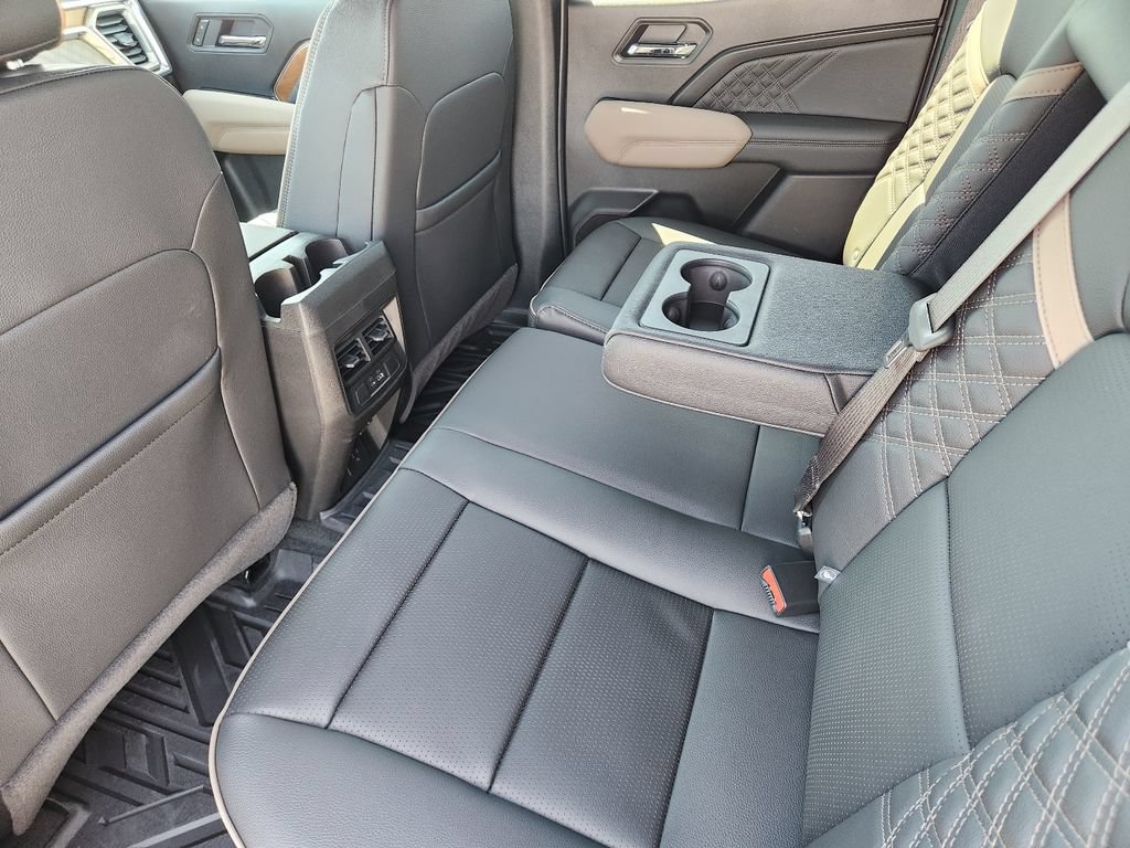 New 2026 GMC Canyon Denali w/ LPO, Denali Black Edition AWD/4WD image 36