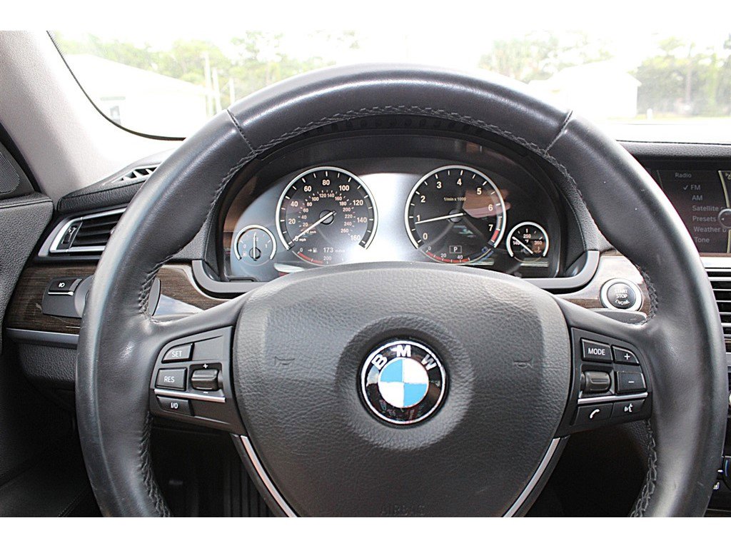 Used 2012 BMW 750Li w/ Luxury Seating Pkg image 16