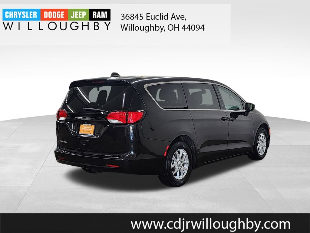 Certified 2022 Chrysler Voyager LX FWD image 8