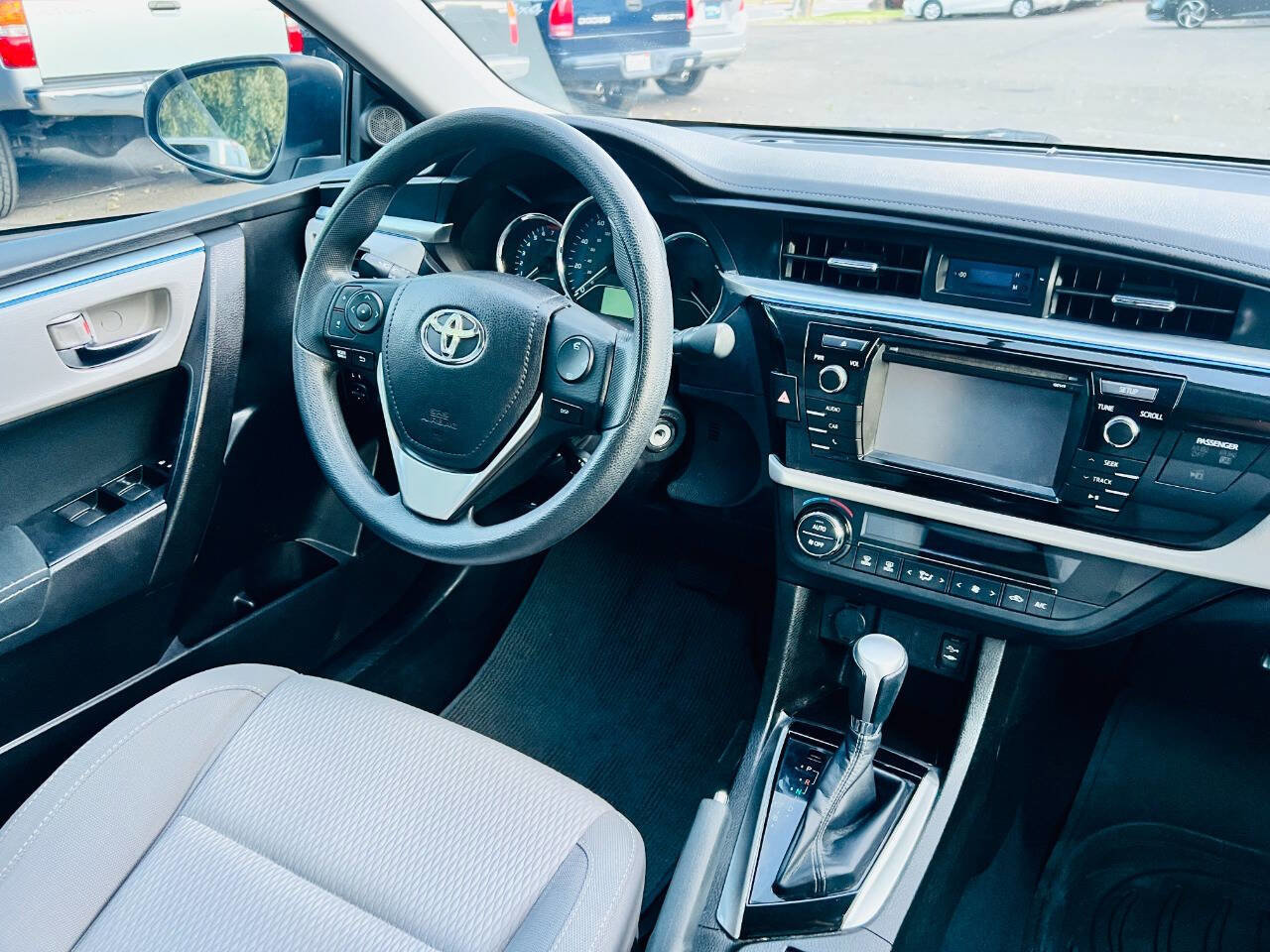 Used 2015 Toyota Corolla LE FWD image 20