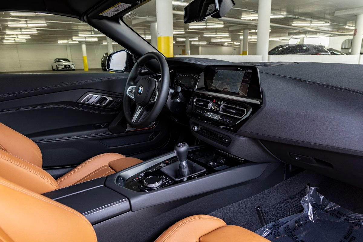 Certified 2025 BMW Z4 M40i w/ Edition image 25
