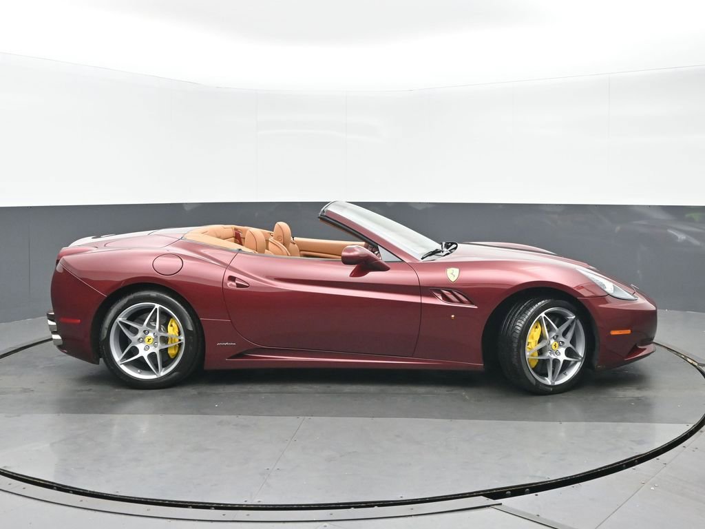 Used 2010 Ferrari California RWD video 2