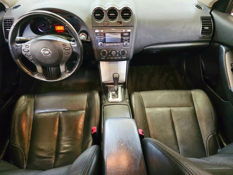 Used 2010 Nissan Altima 3.5 SR w/ Premium Pkg FWD image 4
