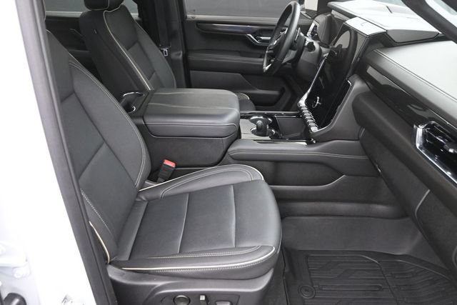 Used 2025 GMC Yukon Elevation w/ LPO, Floor Liner Package AWD/4WD image 10
