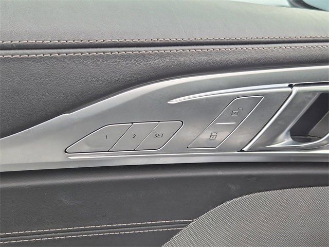 Used 2023 BMW M850i xDrive Convertible image 23