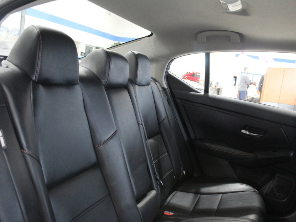 Used 2022 Nissan Sentra SR w/ SR Premium Package image 21