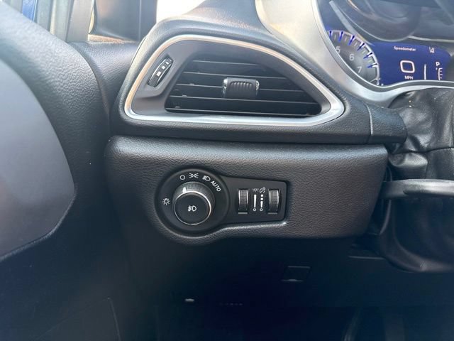 Used 2018 Chrysler Pacifica Touring-L Plus w/ Advanced Safetytec Group FWD image 9