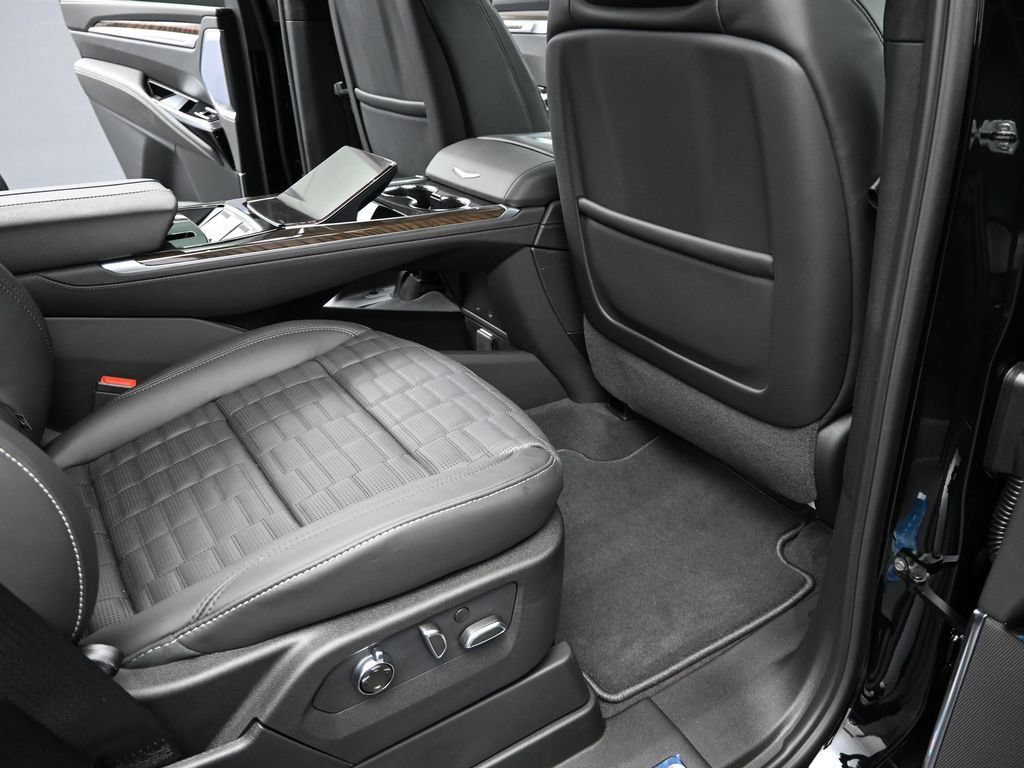 New 2026 Cadillac Escalade Platinum Sport AWD/4WD image 17