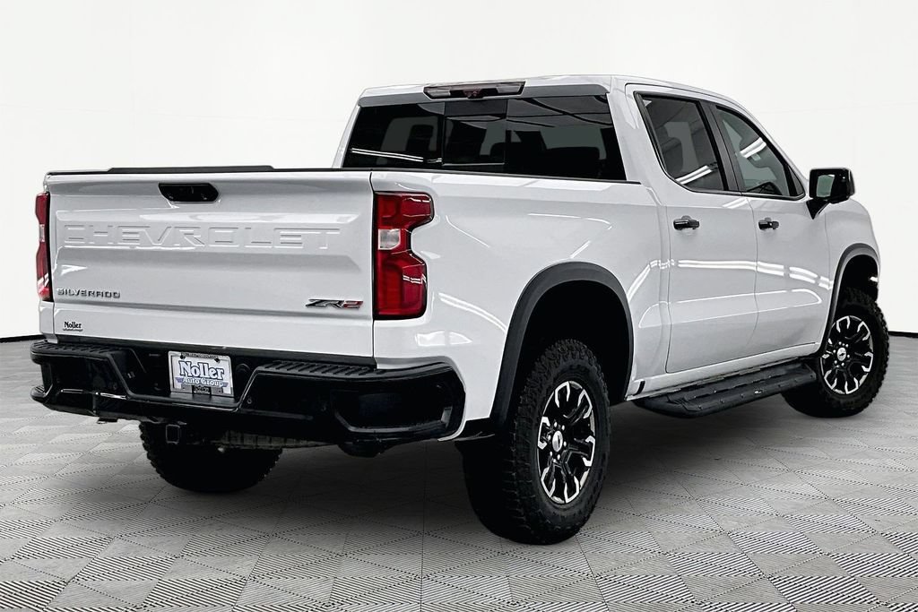 Used 2022 Chevrolet Silverado 1500 ZR2 w/ Technology Package AWD/4WD image 2