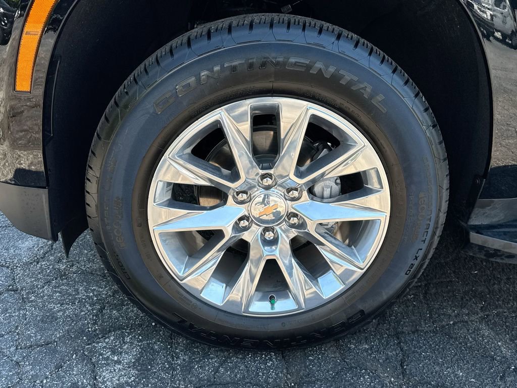 Used 2025 Chevrolet Tahoe Premier RWD image 12