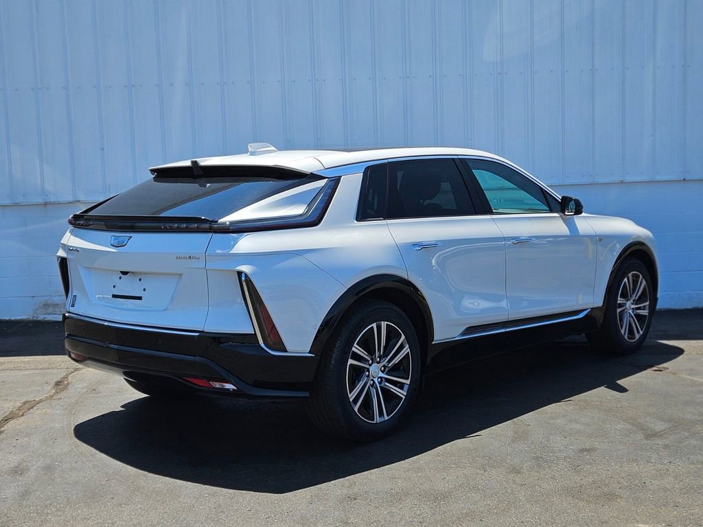 New 2025 Cadillac Lyriq Luxury w/ LPO, Floor Liner Package image 3