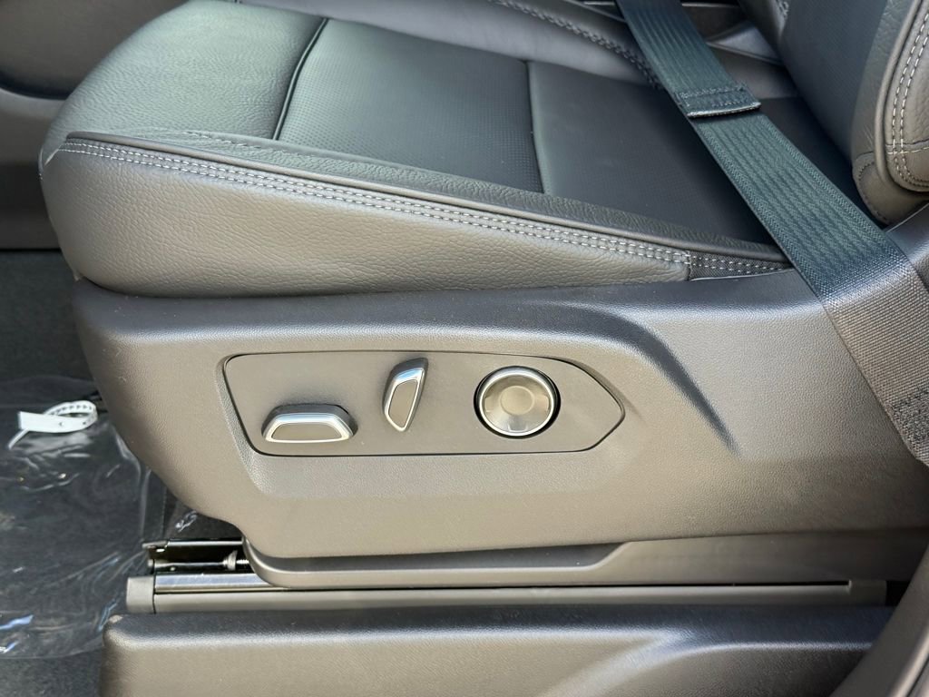 New 2026 GMC Yukon Denali w/ Denali Reserve Package image 10