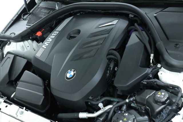 Used 2025 BMW 330i Sedan w/ M Sport Package image 9