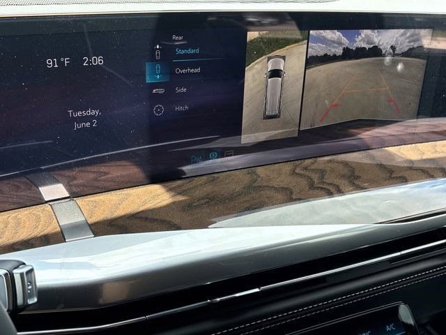 New 2026 Cadillac Escalade ESV Platinum Sport w/ LPO, ONYX Package AWD/4WD image 16