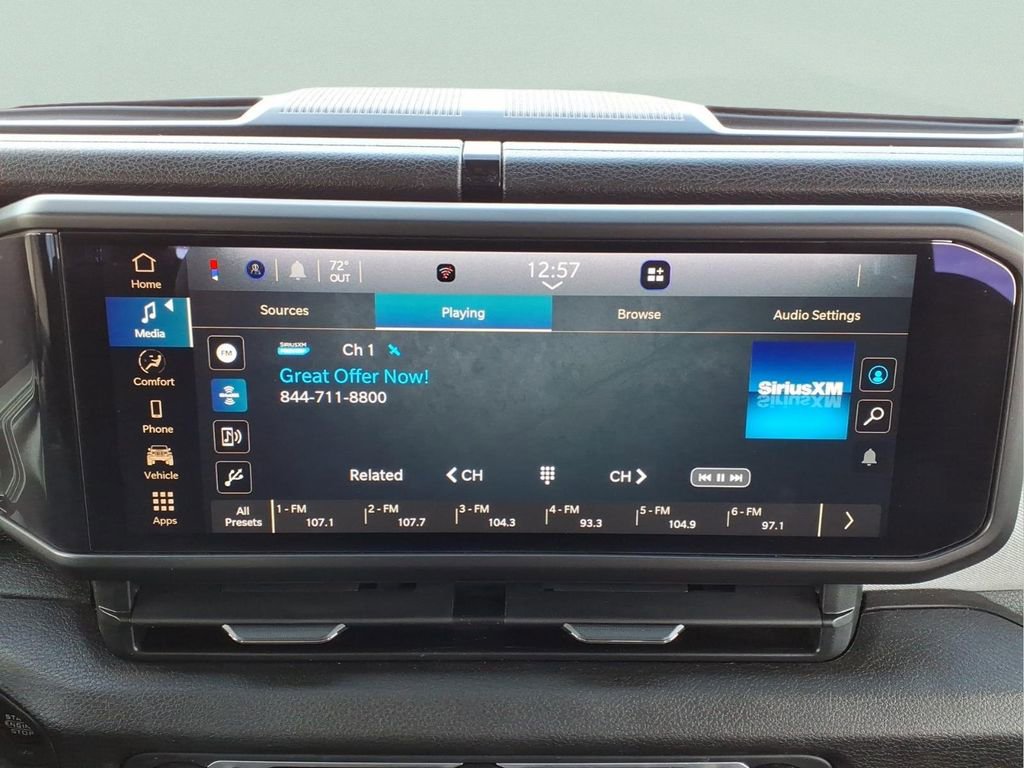 Used 2024 Jeep Gladiator Sport image 17