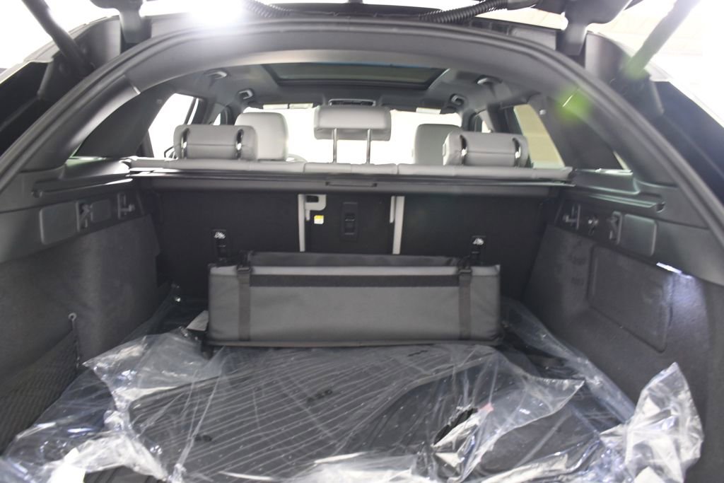 New 2026 Land Rover Range Rover Velar S AWD/4WD image 24