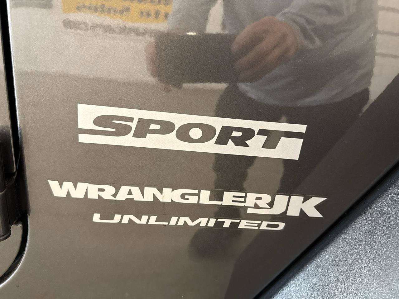 Used 2018 Jeep Wrangler Unlimited Sport w/ Connectivity Group image 59