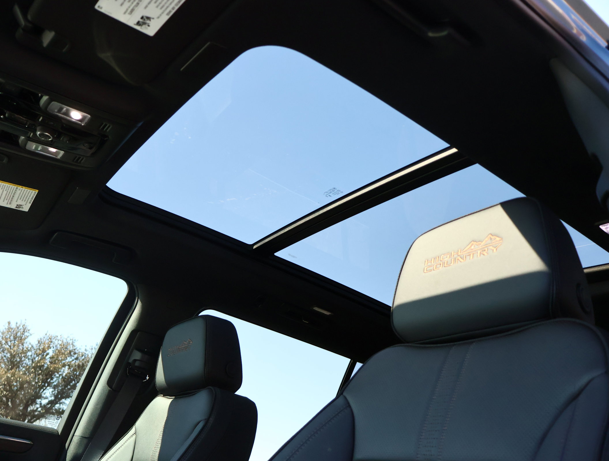 New 2026 Chevrolet Suburban High Country image 25