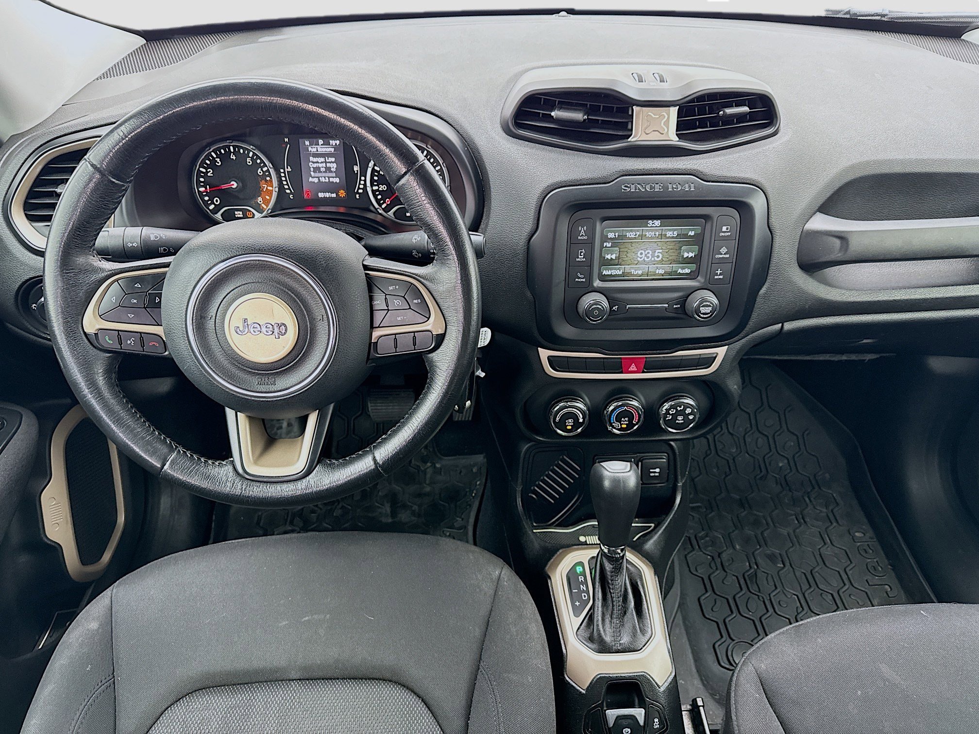 Used 2015 Jeep Renegade Latitude image 13