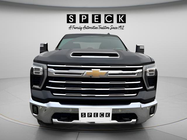 Used 2024 Chevrolet Silverado 3500 LTZ w/ LTZ Plus Package image 8