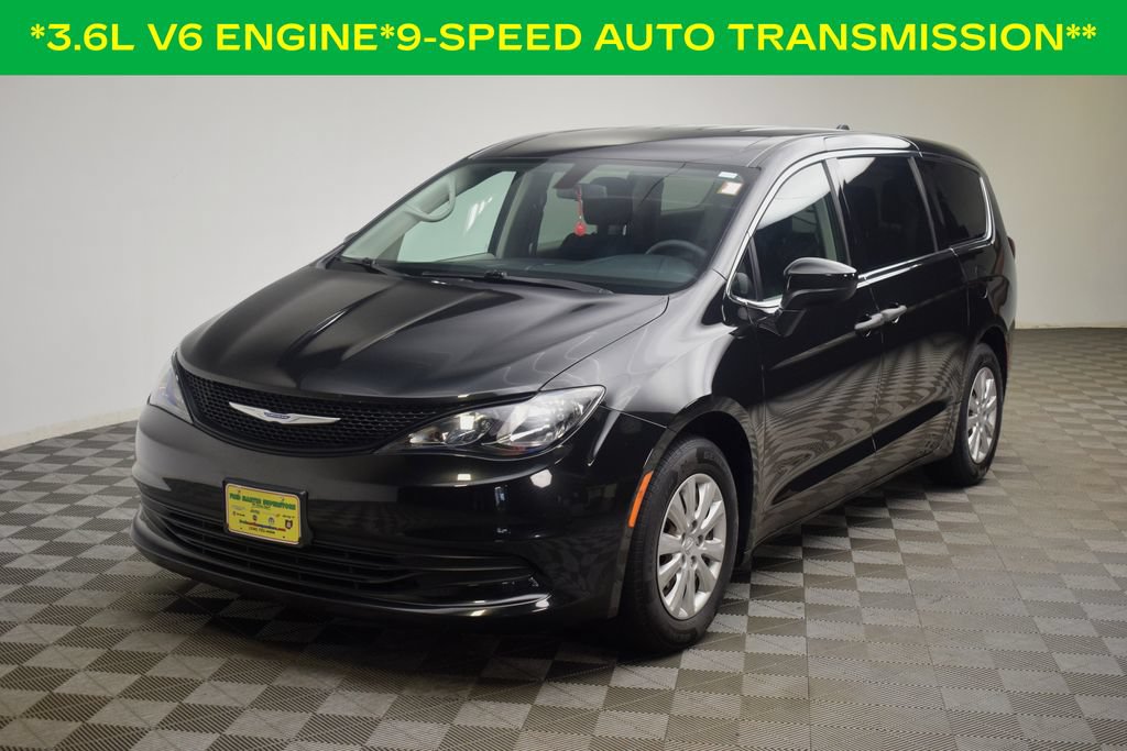 Used 2019 Chrysler Pacifica L FWD image 3