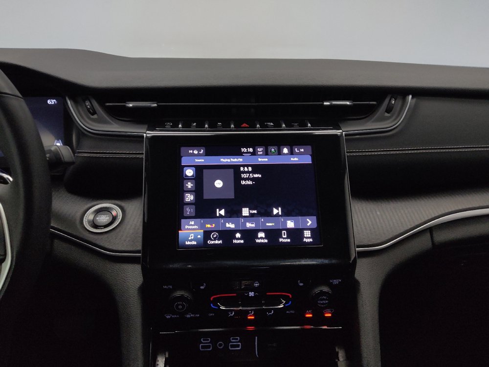 Used 2023 Jeep Grand Cherokee Laredo w/ Luxury Tech Group I AWD/4WD image 25