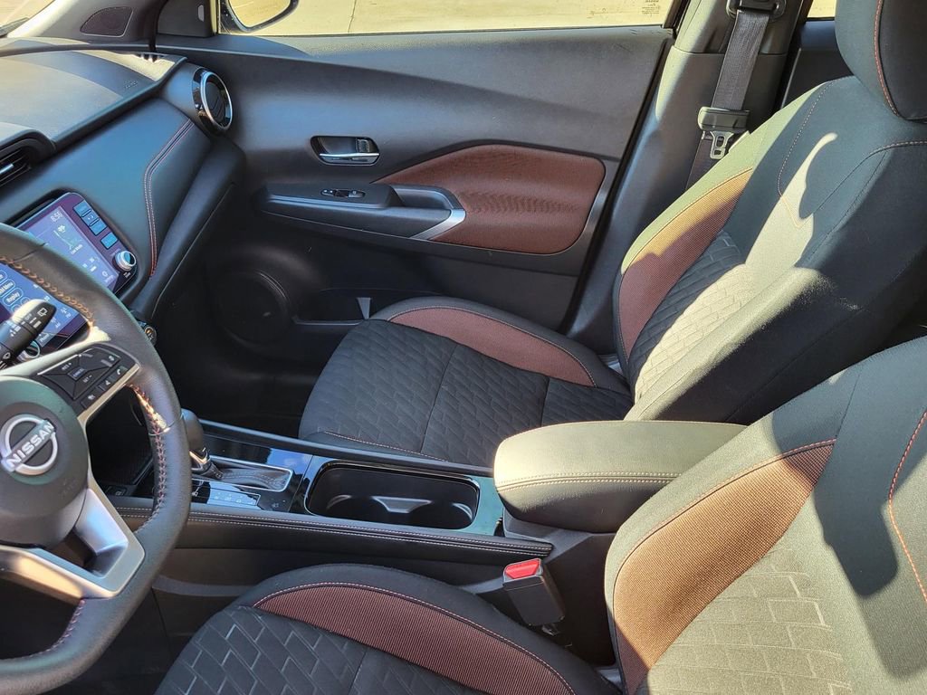 Used 2024 Nissan Kicks SR w/ Interior Electronics Package FWD image 30