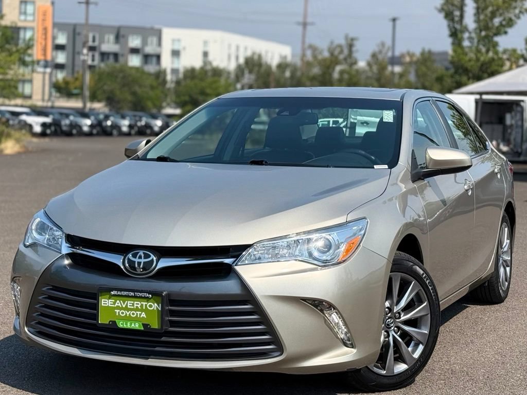 Used 2016 Toyota Camry XLE w/ Moonroof Package FWD image 1