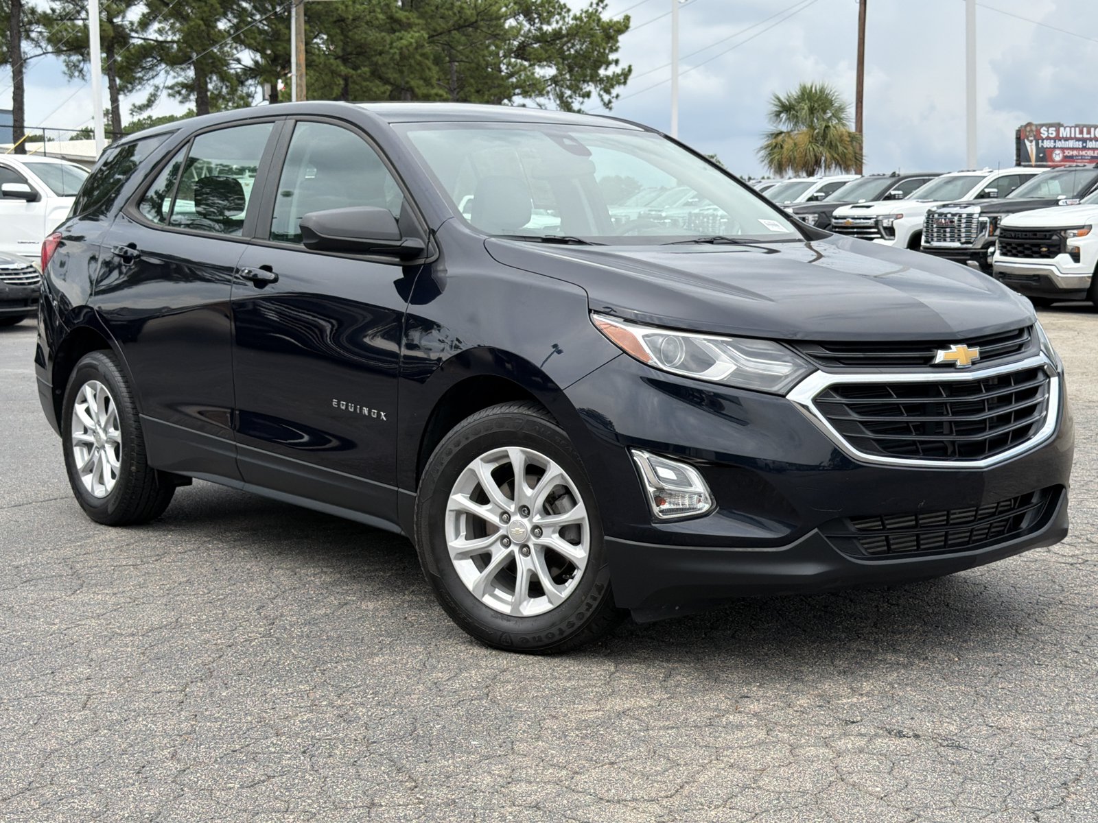 Used 2020 Chevrolet Equinox LS FWD image 2