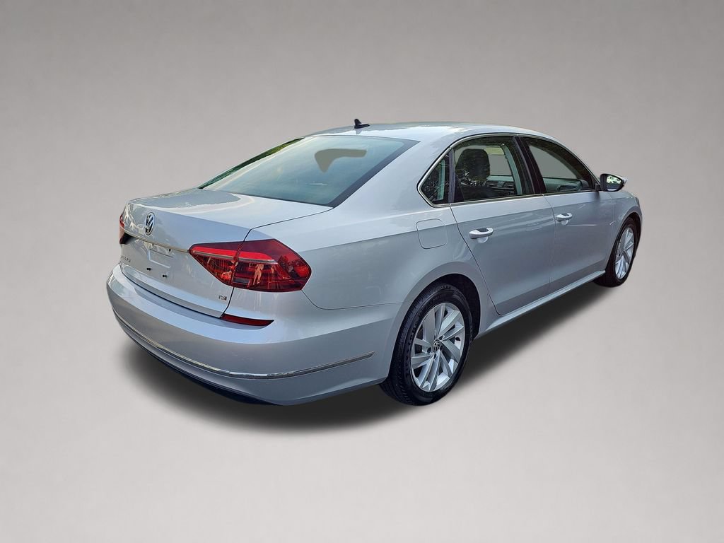 Used 2018 Volkswagen Passat 2.0T SE FWD image 3